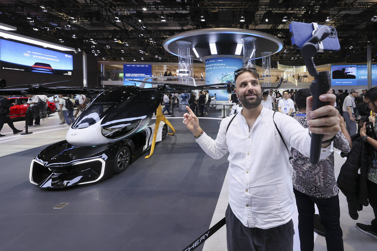 上海車展老外扎堆尋商機(jī) 輔助駕駛關(guān)注度讓位于安全