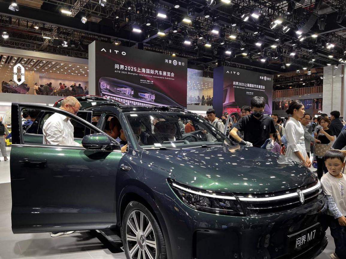 上海車展老外扎堆尋商機(jī) 輔助駕駛關(guān)注度讓位于安全
