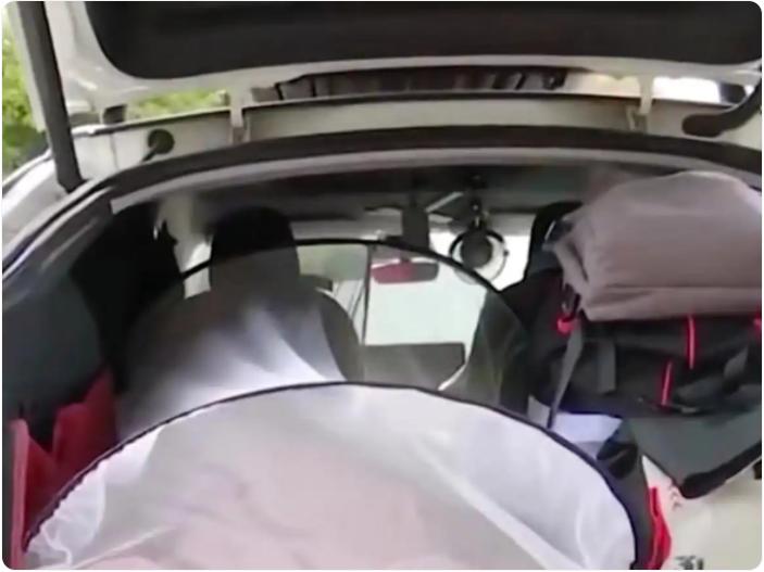 程序員在深圳住4平米車?yán)?3年省10萬